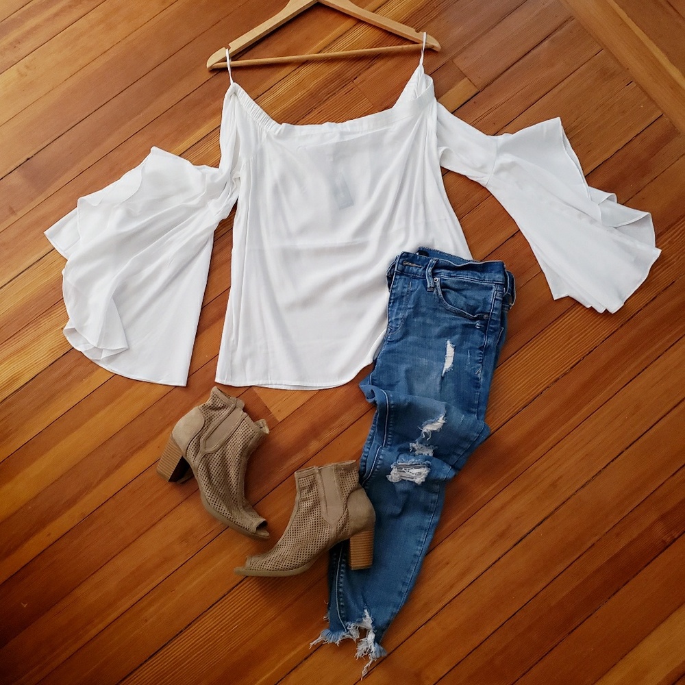 EXPRESS NWT white strapless bell sleeve top Size S